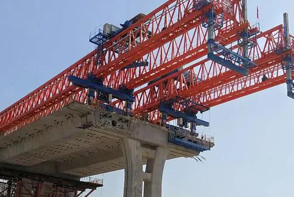 JGP650吨拼装桥梁架桥机