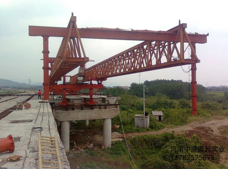 如何正确安装铁路架桥机
